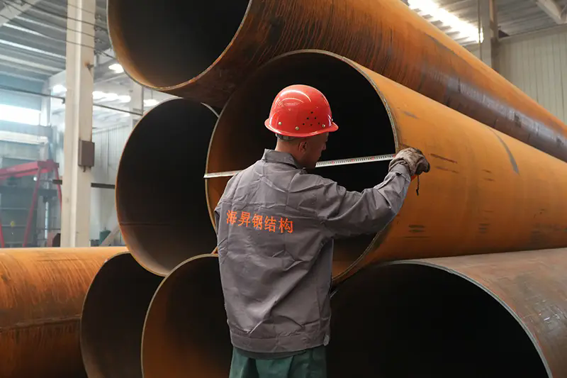 Tirant parti des atouts industriels de la région Pékin-Tianjin-Hebei, HAISHENG suit le rythme de la vague de transformation de l’industrie sidérurgique de Tangshan.